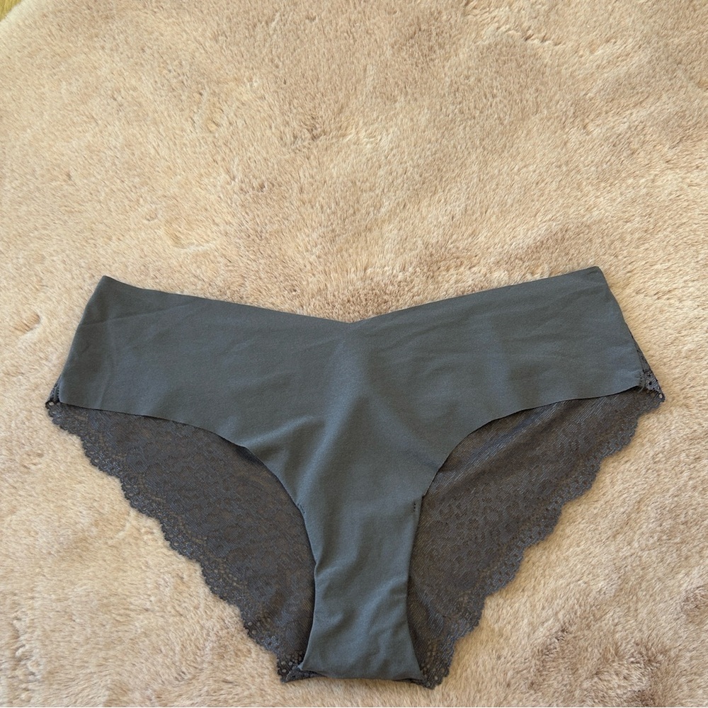 Victoria’s Secret Cheeky Panty M